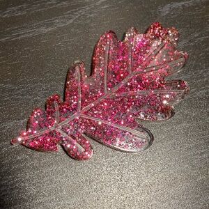 Pink resin leaf coaster🌿